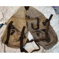 Sacoches randonnée marron à attacher derrière la selle Eskadron