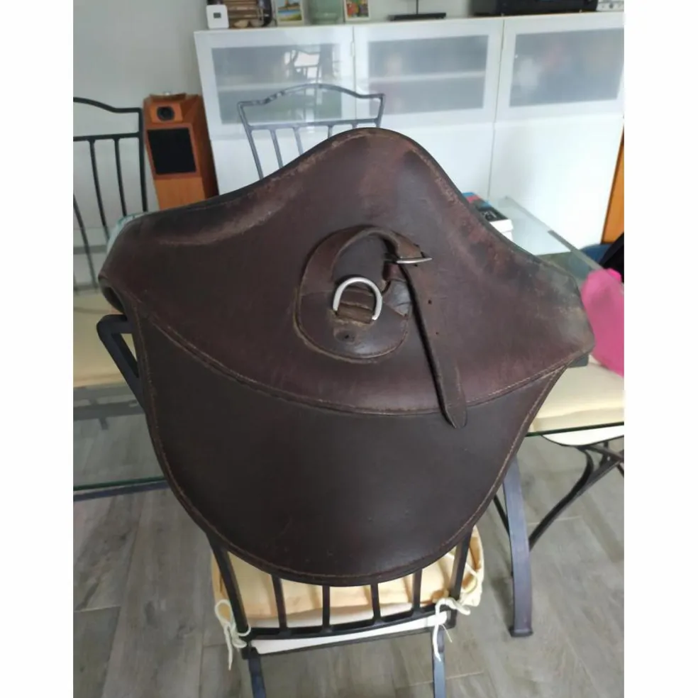 Sangle bavette en cuir