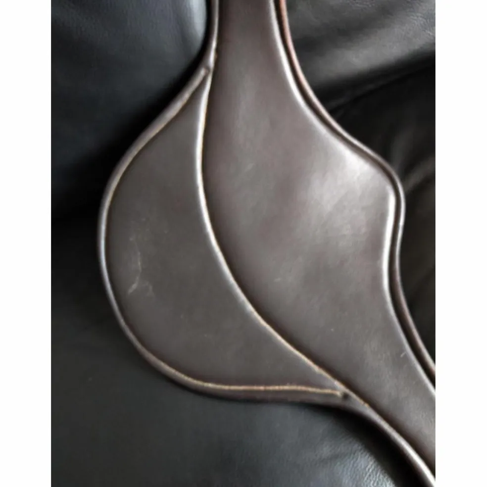 Sangle bavette en cuir
