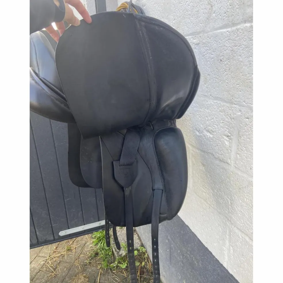 Selle Arno Brands 17,5 pouces