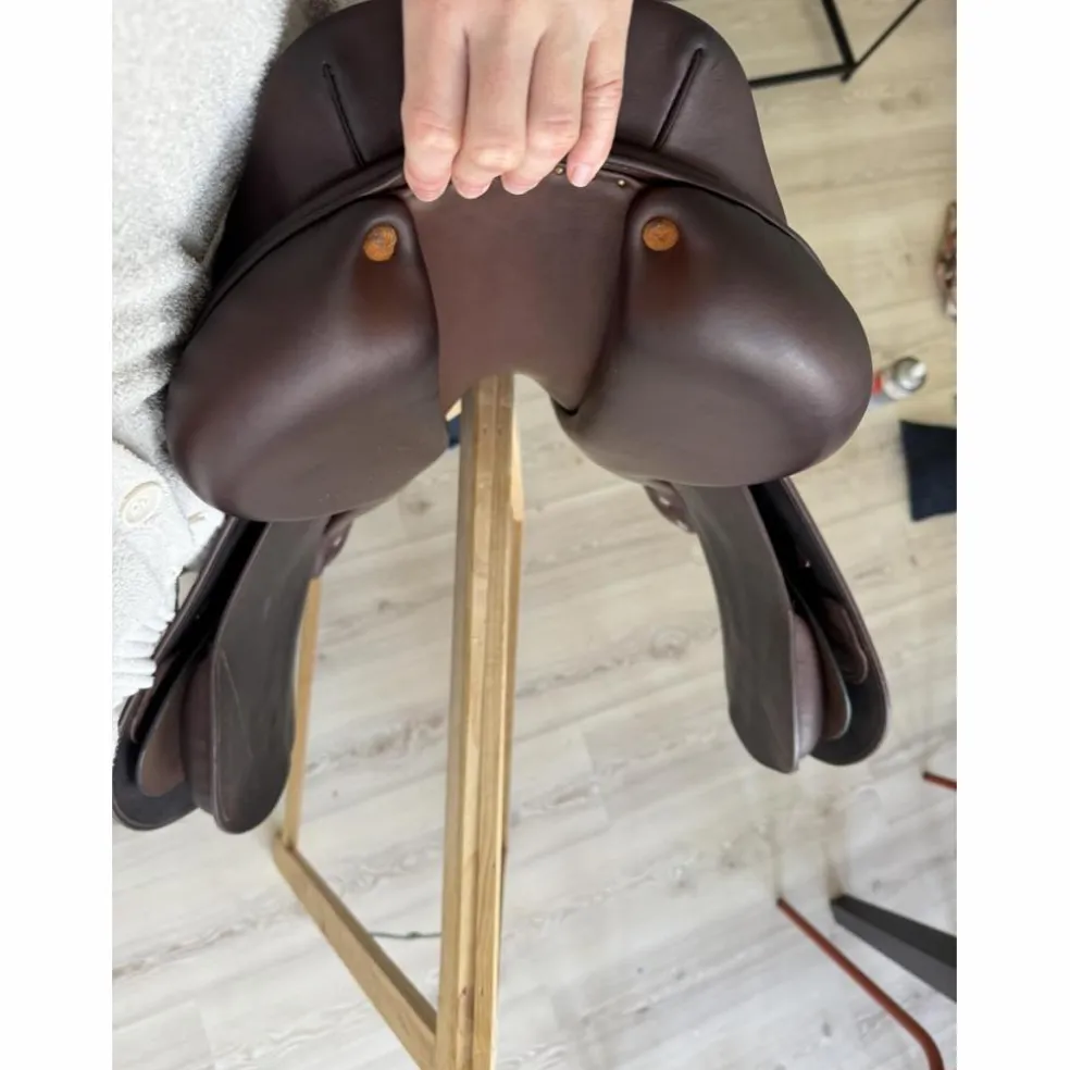 Selle Athena Bruno delgrange 17,5 obstacle