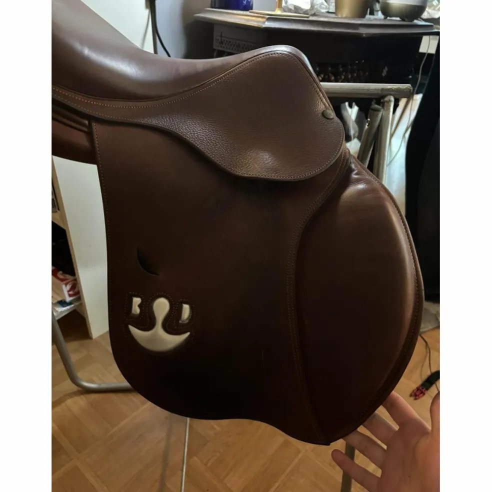 selle Bruno Delgrange modèle Virtuose 17,5