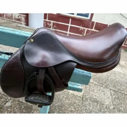 Selle childeric avec étriers flexon