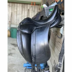 Selle Childeric dressage 17"