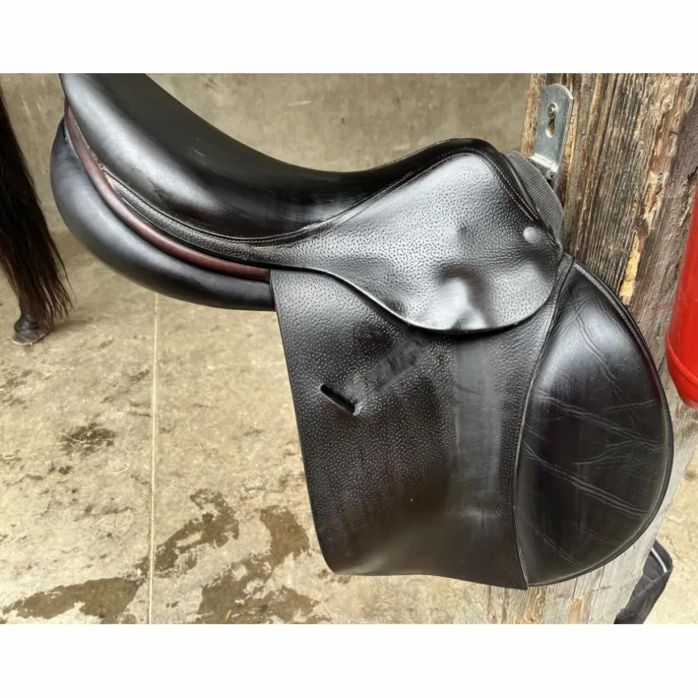 Selle childeric noire