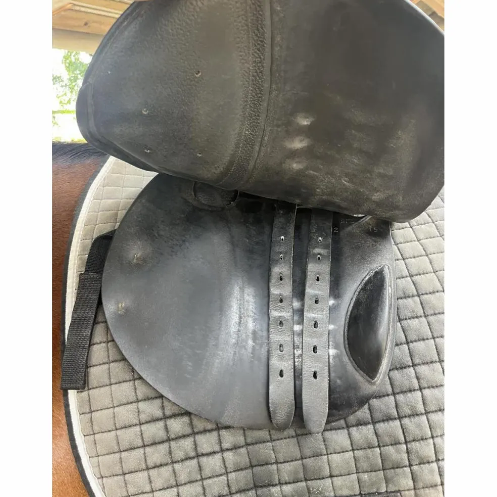 Selle childeric noire
