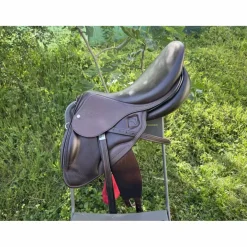Selle Childeric sans quartier 18" Havane Châtaigne