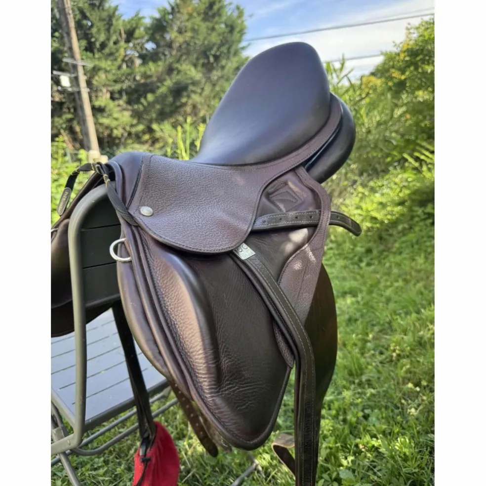 Selle Childeric sans quartier 18" Havane Châtaigne
