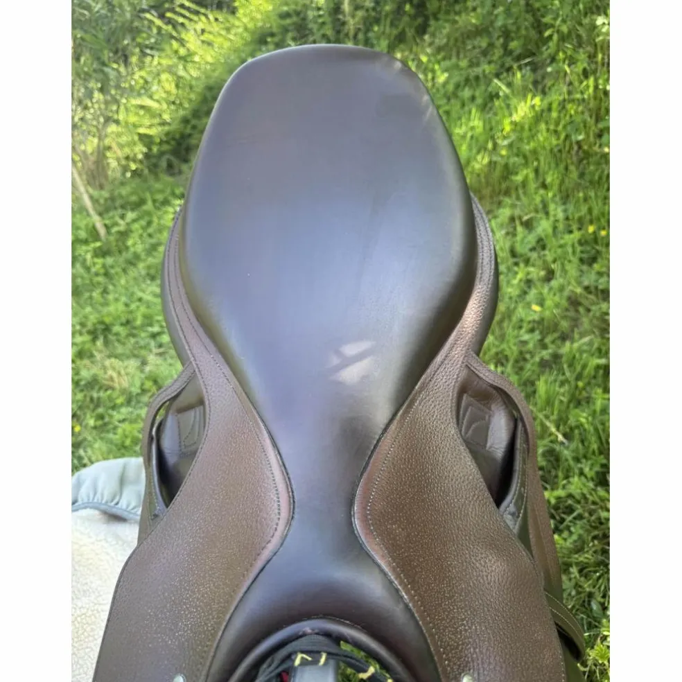 Selle Childeric sans quartier 18" Havane Châtaigne