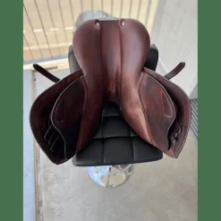 Selle CWD 17 pouce obstacle