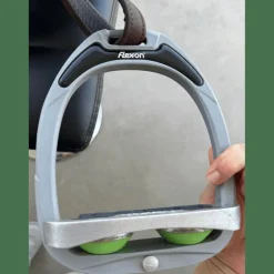 Selle CWD 17 pouce obstacle