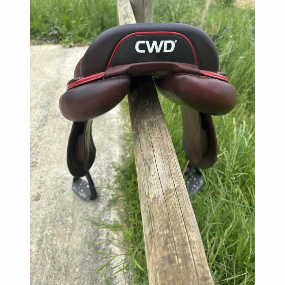 Selle CWD Mademoiselle 17.5 pouves