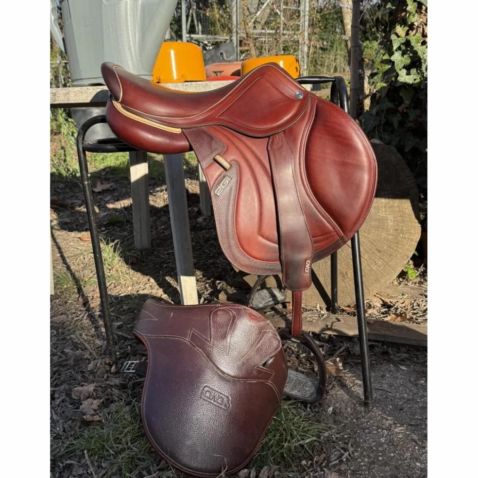 Selle CWD mademoiselle 17 pouces