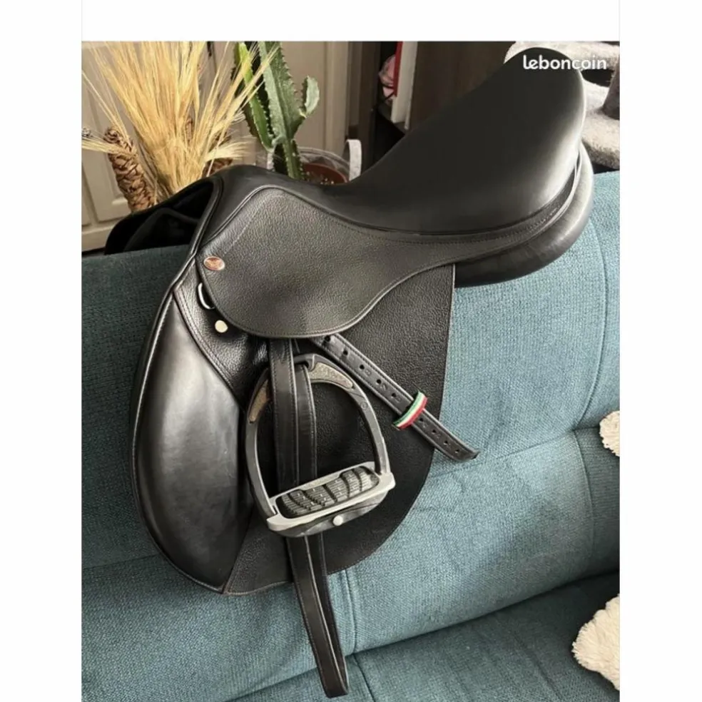 Selle de CSO sûpreme comme neuve