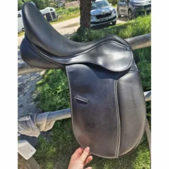 Selle de dressage