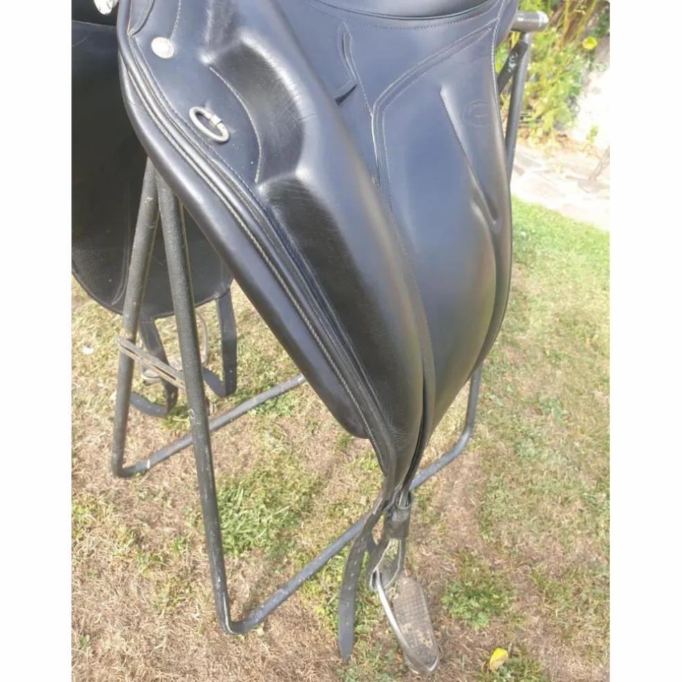 Selle de dressage