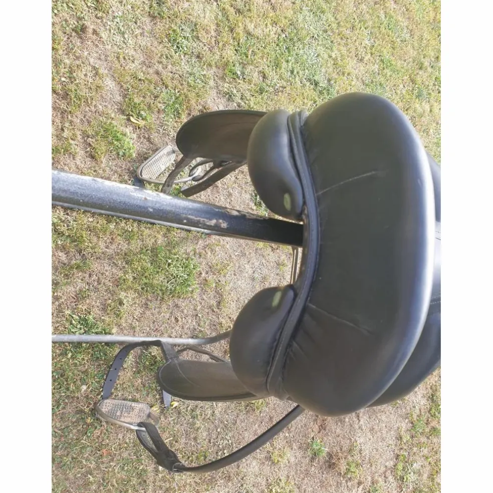 Selle de dressage