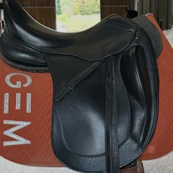 Selle de dressage