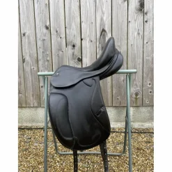 Selle de dressage