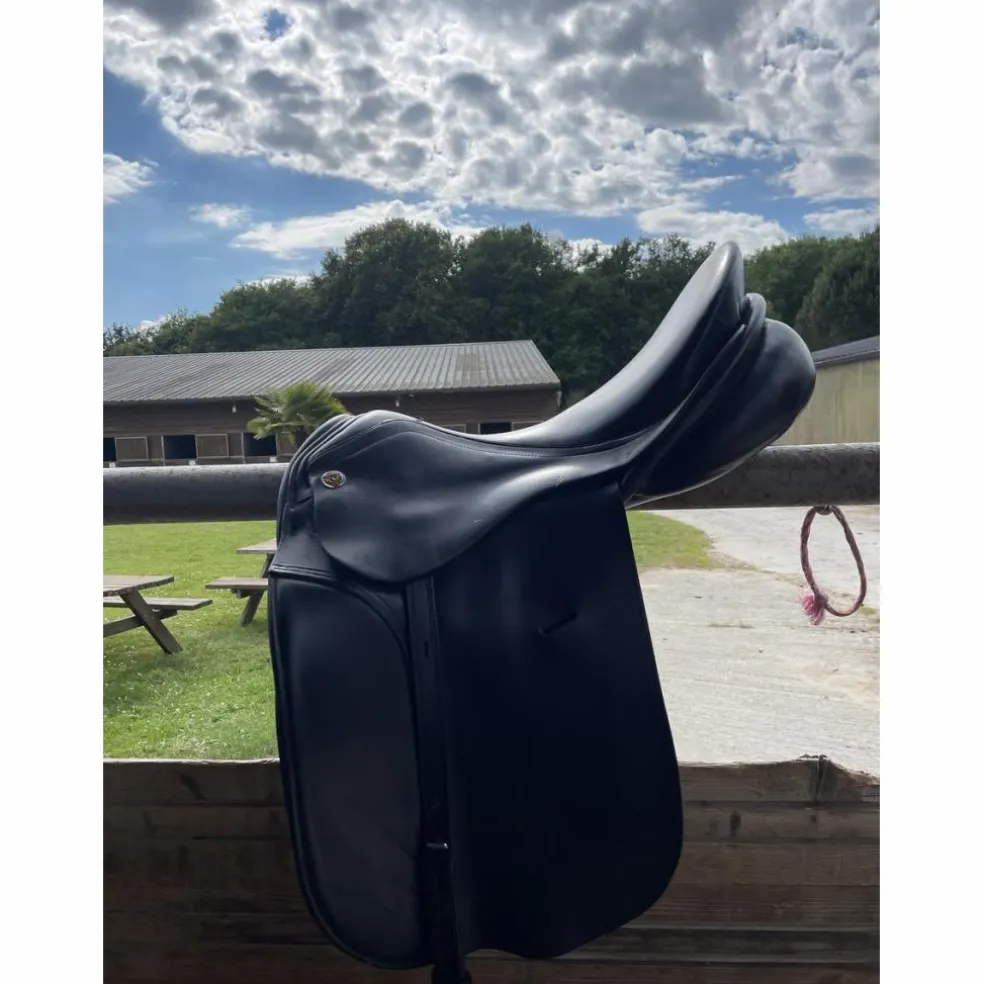 Selle de dressage