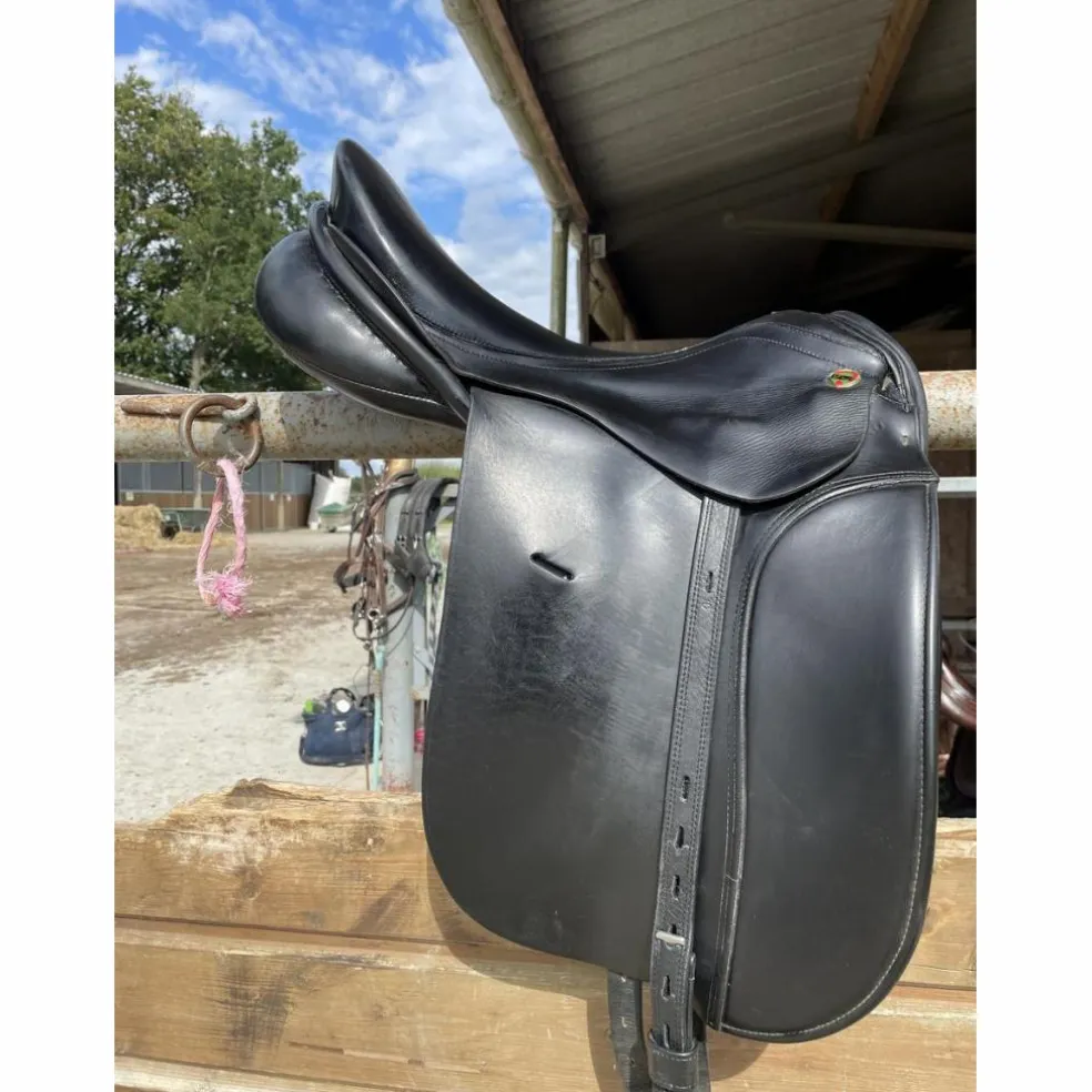 Selle de dressage