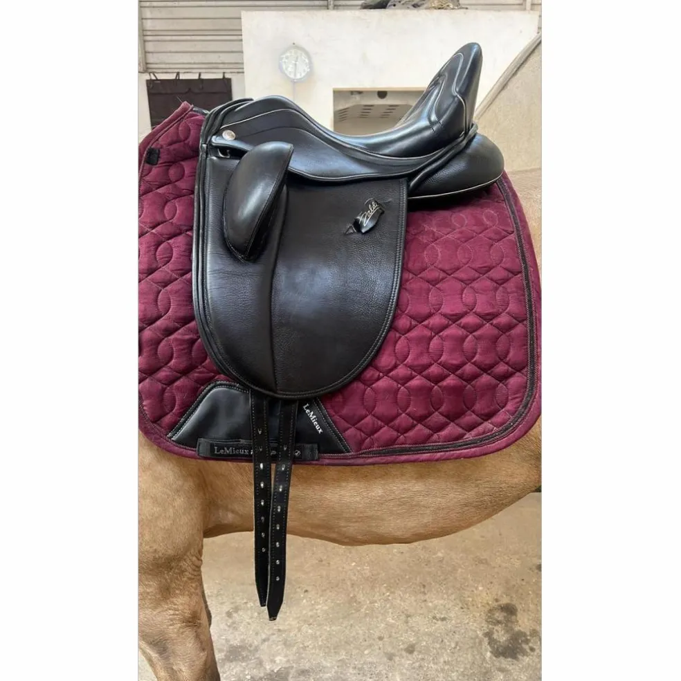 Selle de dressage