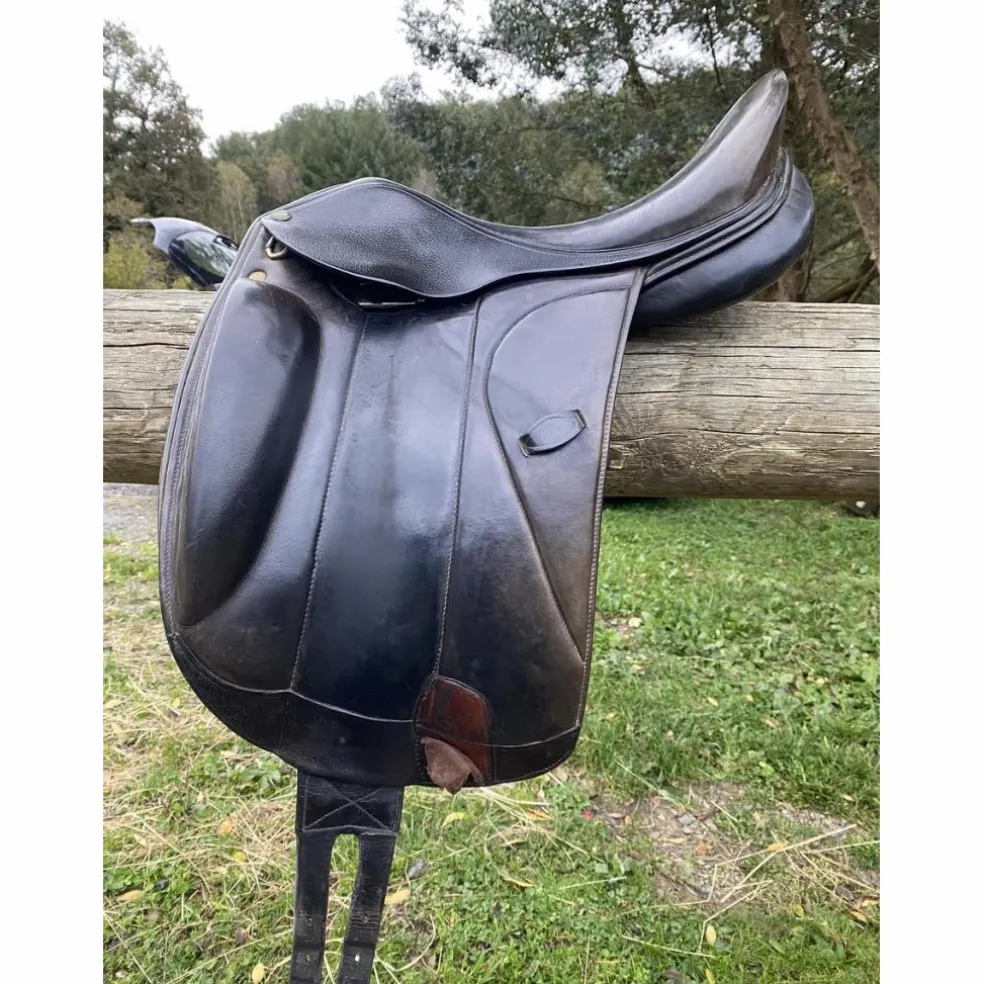 Selle de dressage