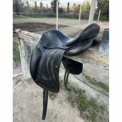 Selle de dressage
