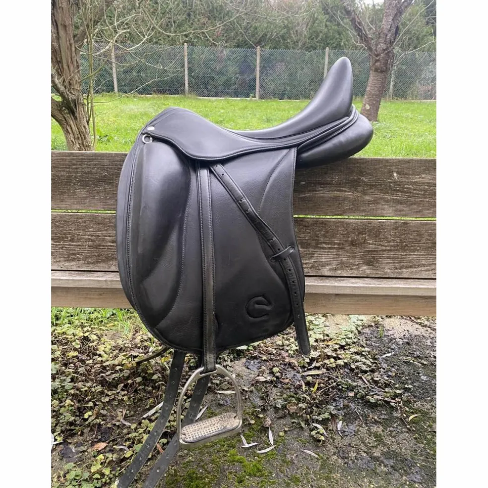 Selle de dressage