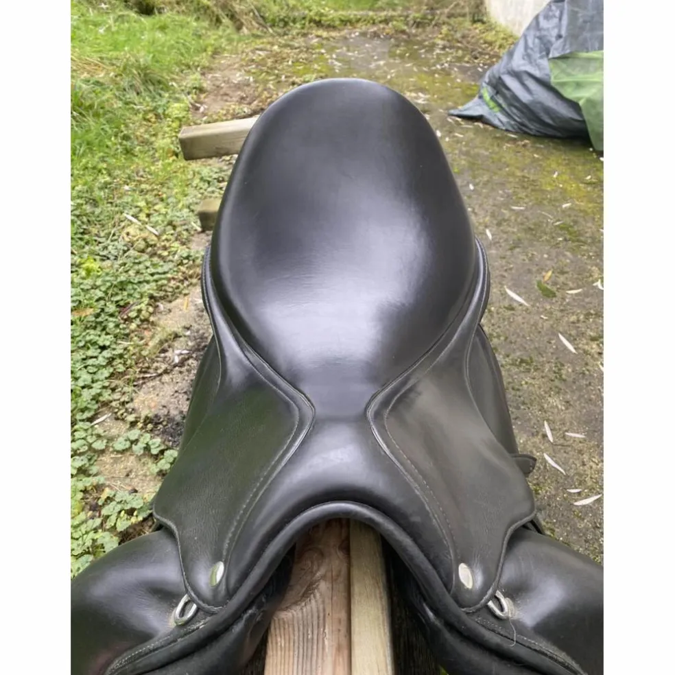 Selle de dressage