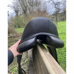 Selle de dressage