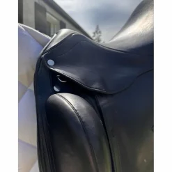 Selle de dressage 16’5