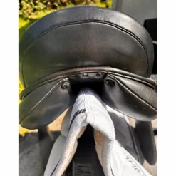 Selle de dressage 16’5