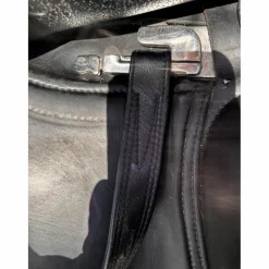 Selle de dressage 16’5