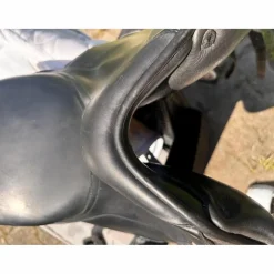Selle de dressage 16’5