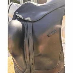 Selle de dressage 16’5