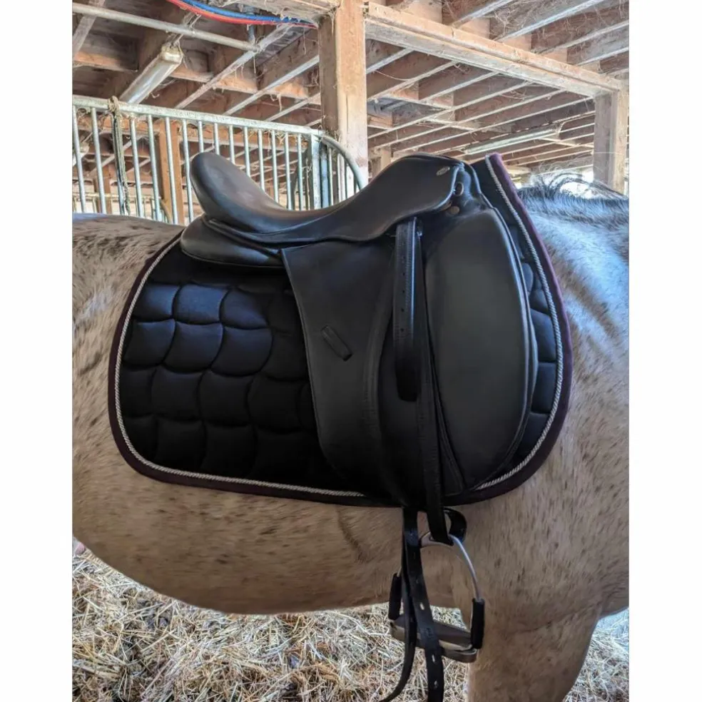 Selle de dressage 17.5