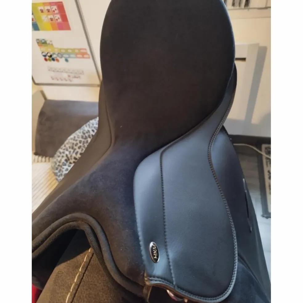 selle de dressage 17,5