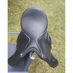Selle de dressage 17,5