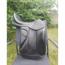 Selle de dressage 17,5