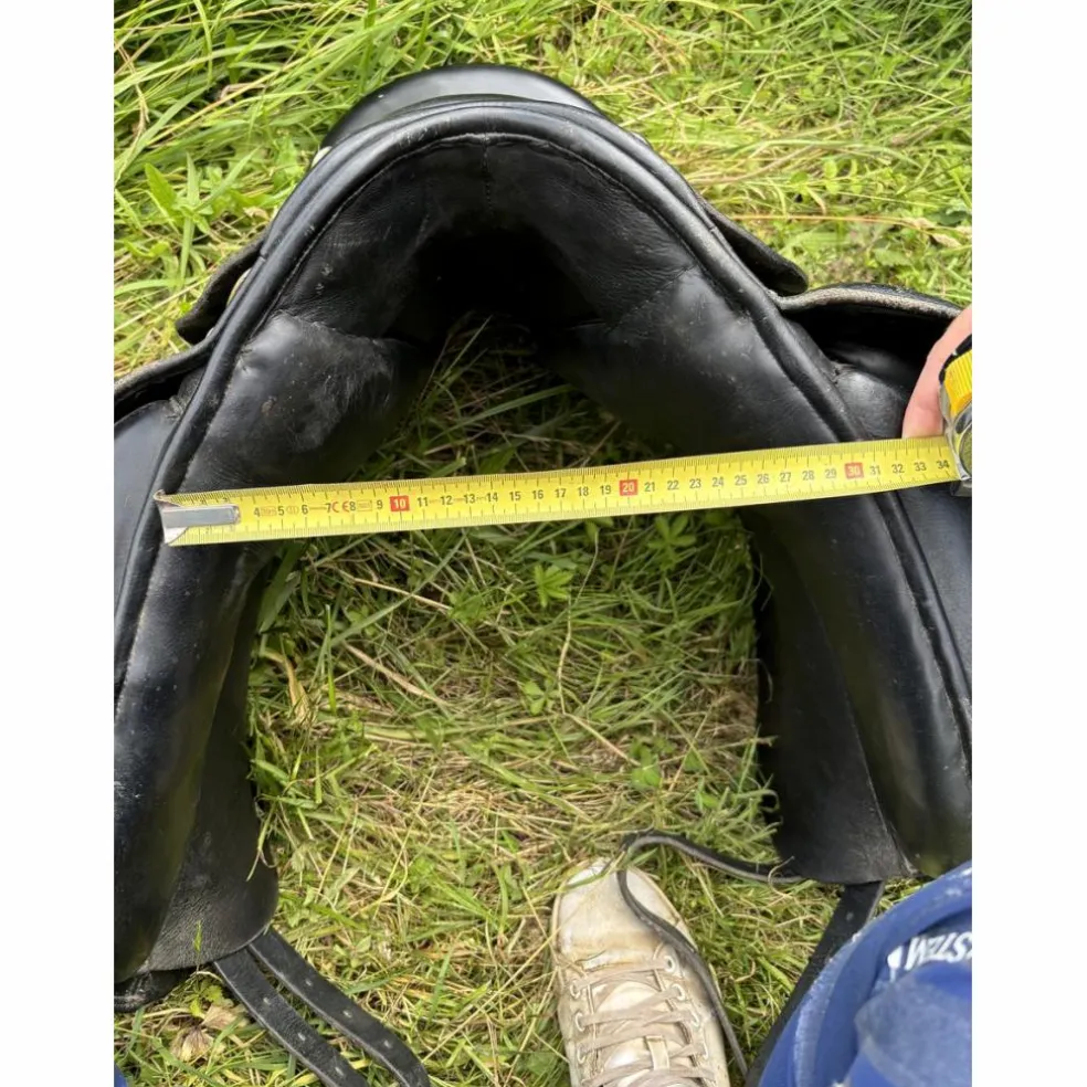 Selle de dressage 17,5