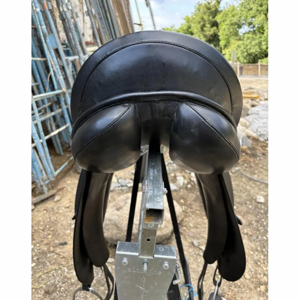 Selle de dressage 17,5