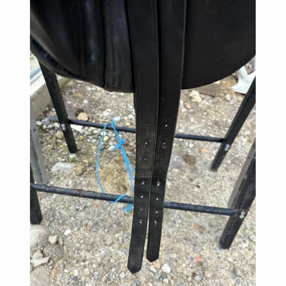 Selle de dressage 17,5