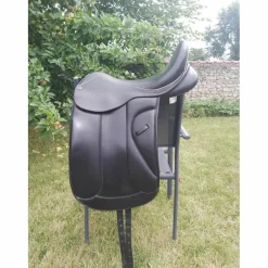 Selle de dressage 17,5