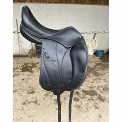 Selle de dressage 18 pouces