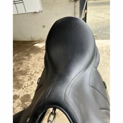 Selle de dressage 18 pouces