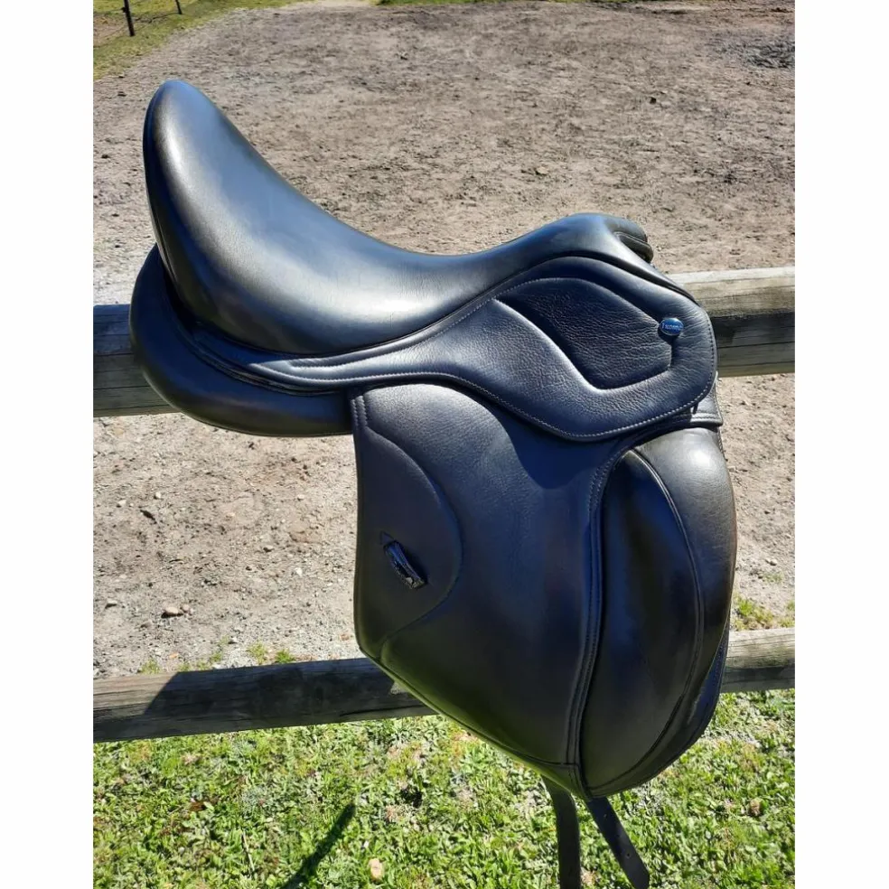 Selle de dressage 17,5 pouces Ikonic