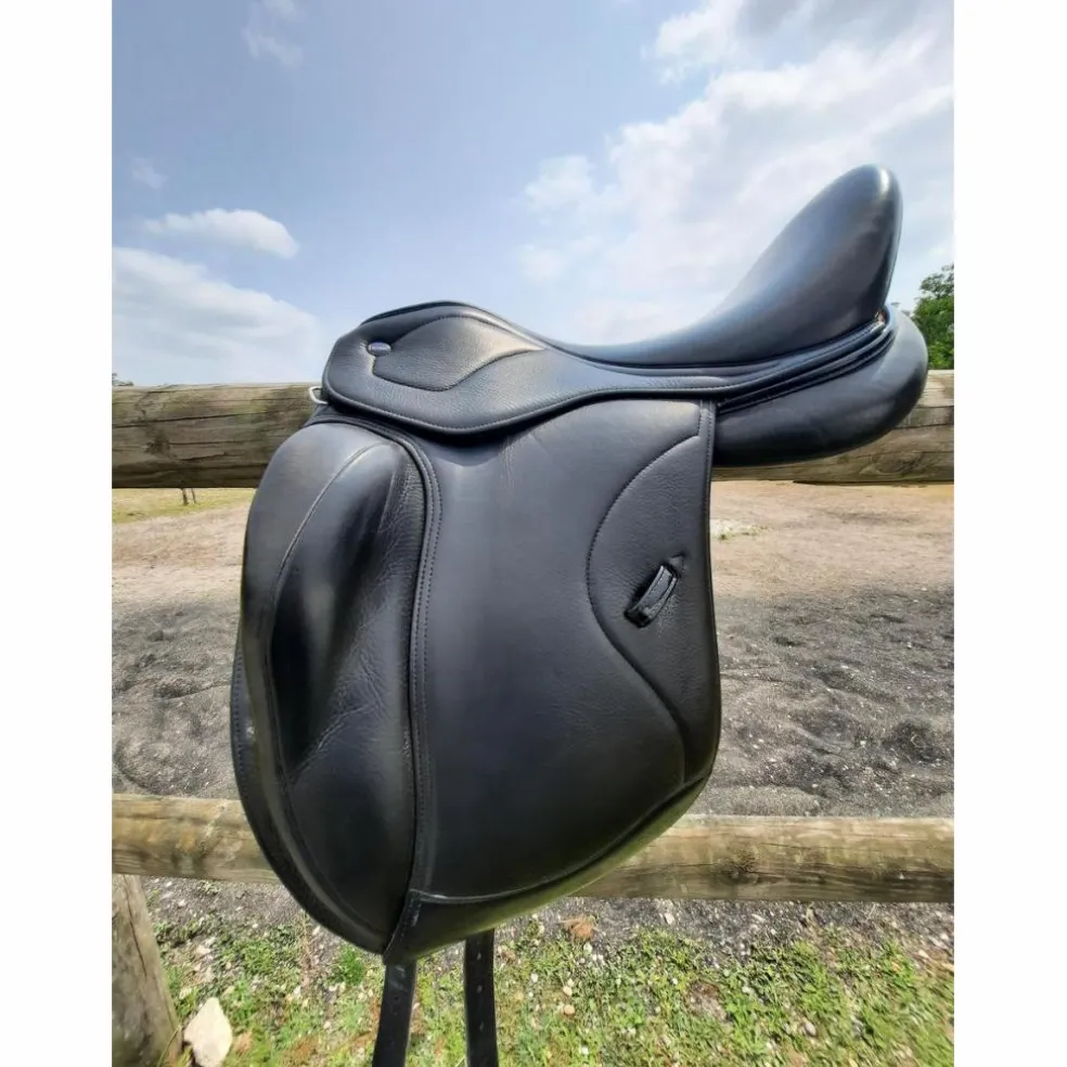 Selle de dressage 17,5 pouces Ikonic