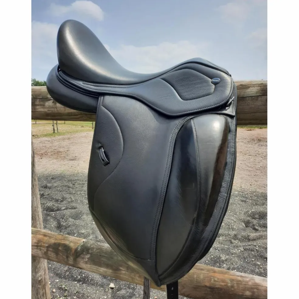 Selle de dressage 17,5 pouces Ikonic