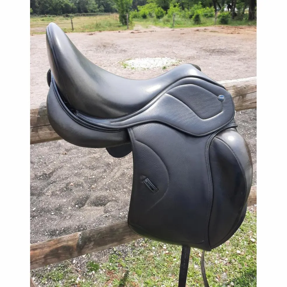 Selle de dressage 17,5 pouces Ikonic